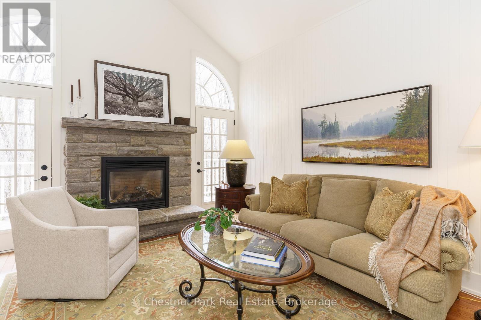 48 Estate Drive, Muskoka Lakes, Ontario  P0B 1J0 - Photo 4 - X12114536