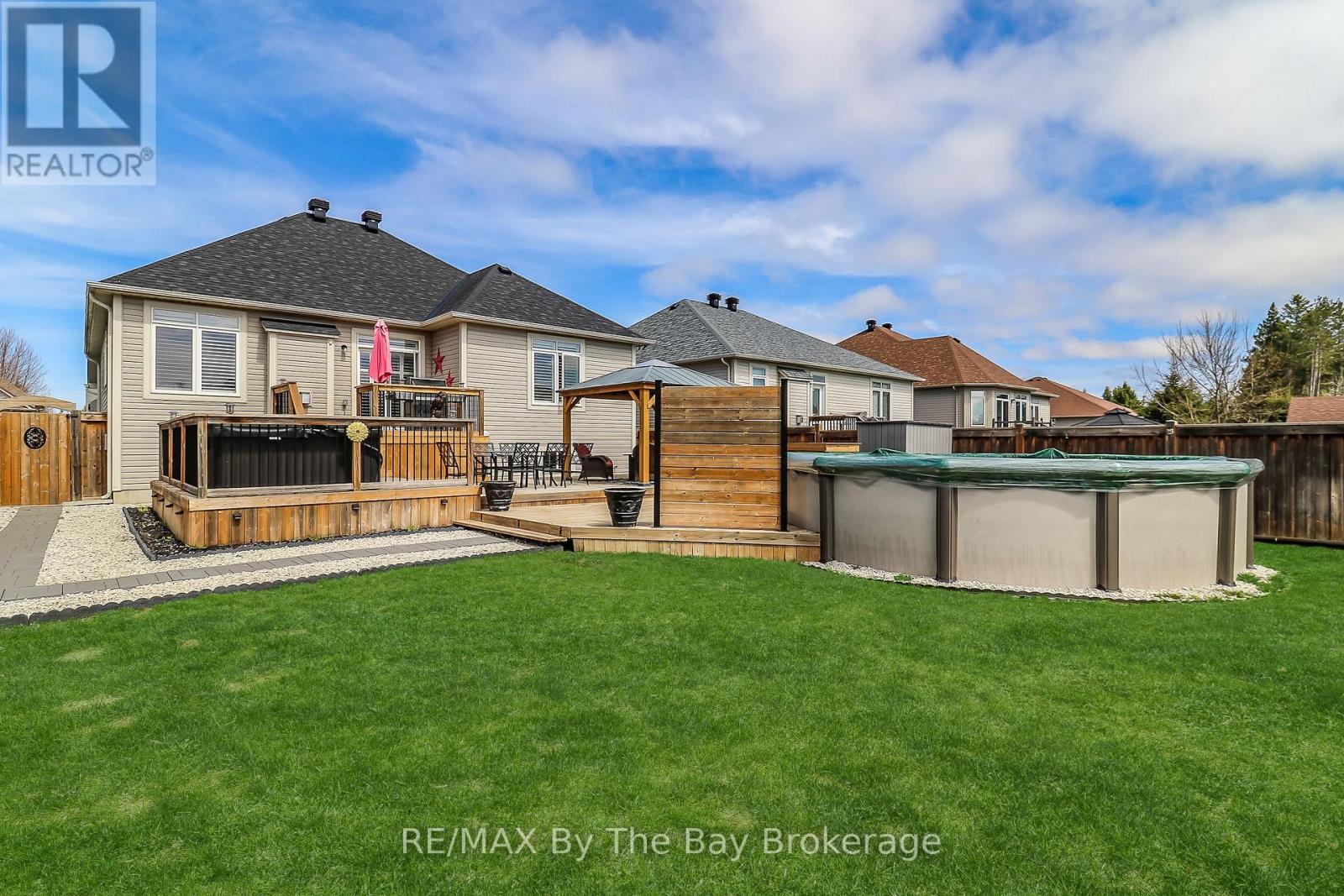 9 Broadpoint Street, Wasaga Beach, Ontario  L9Z 3B8 - Photo 4 - S12114684