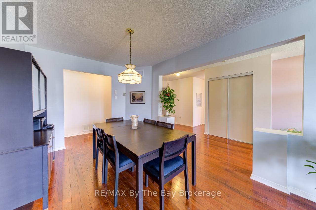 150 Silver Birch Avenue, Wasaga Beach, Ontario  L9Z 1N3 - Photo 11 - S12115318