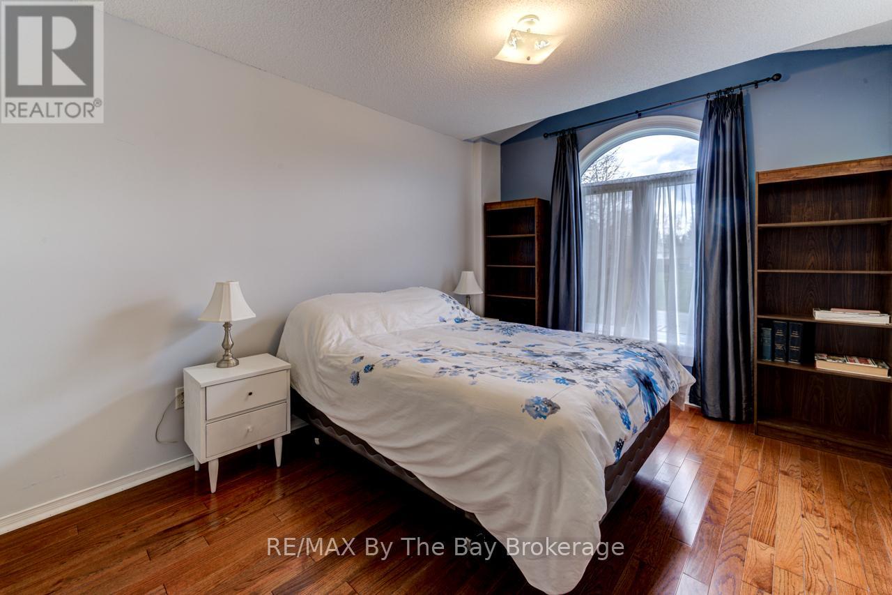 150 Silver Birch Avenue, Wasaga Beach, Ontario  L9Z 1N3 - Photo 24 - S12115318
