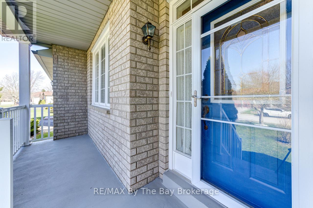 150 Silver Birch Avenue, Wasaga Beach, Ontario  L9Z 1N3 - Photo 4 - S12115318