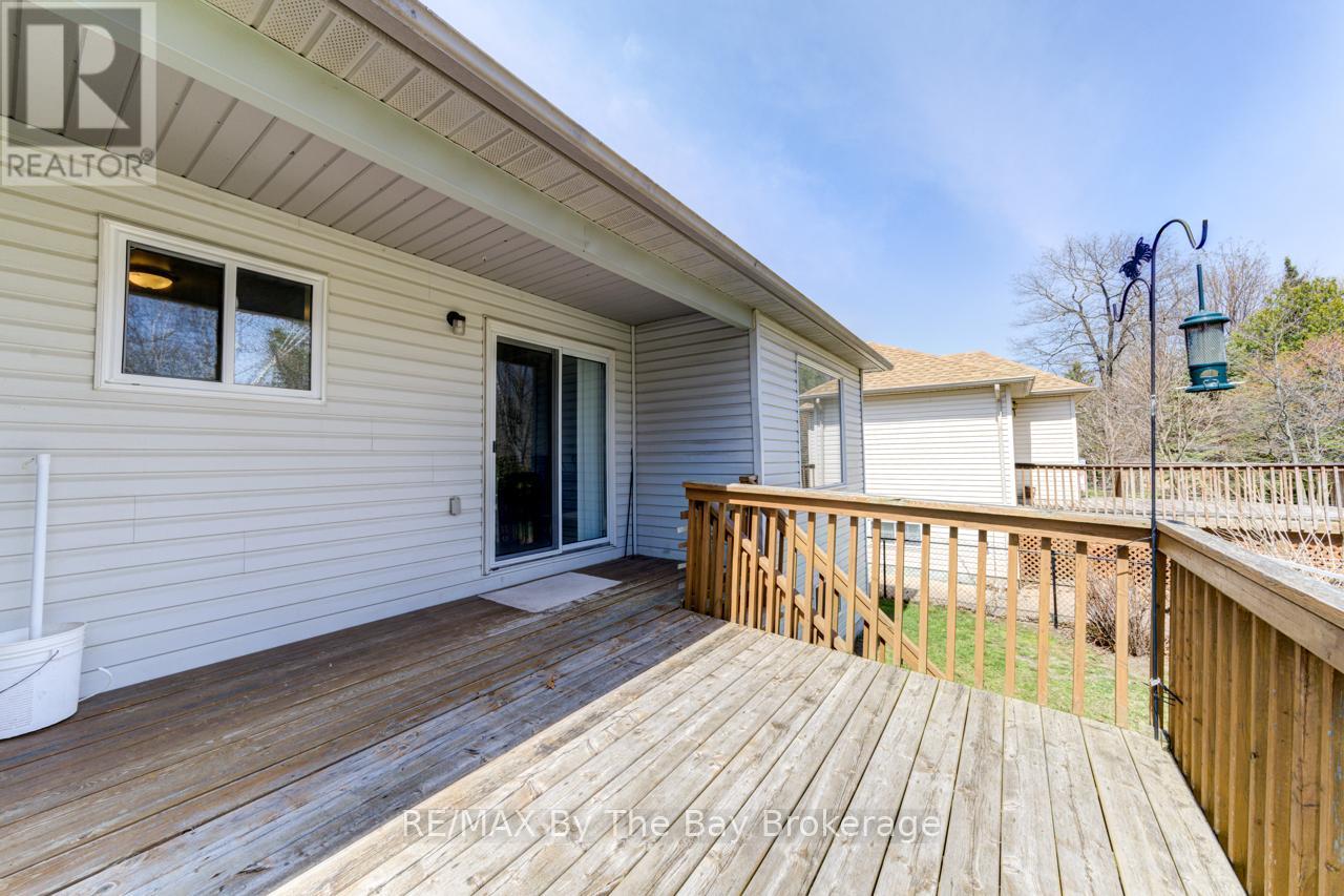 150 Silver Birch Avenue, Wasaga Beach, Ontario  L9Z 1N3 - Photo 43 - S12115318