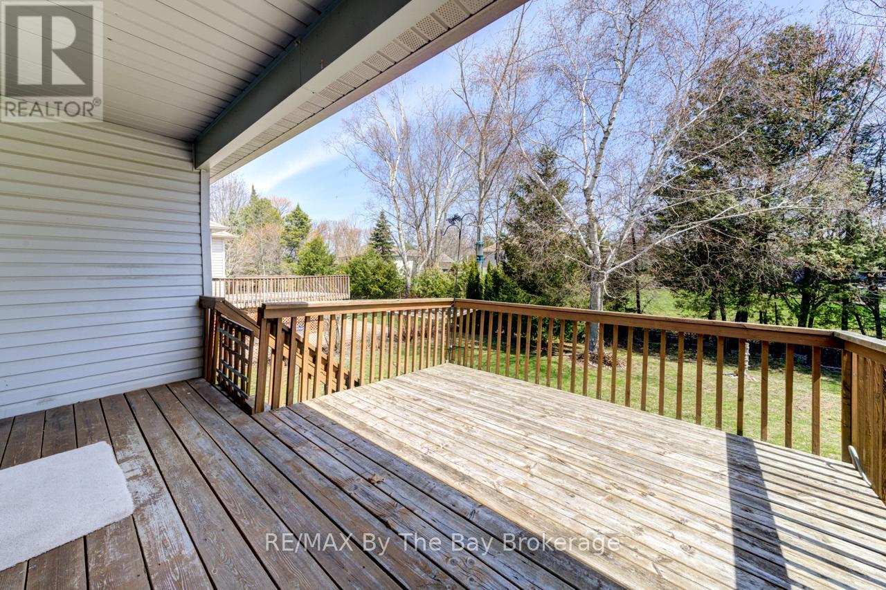 150 Silver Birch Avenue, Wasaga Beach, Ontario  L9Z 1N3 - Photo 44 - S12115318