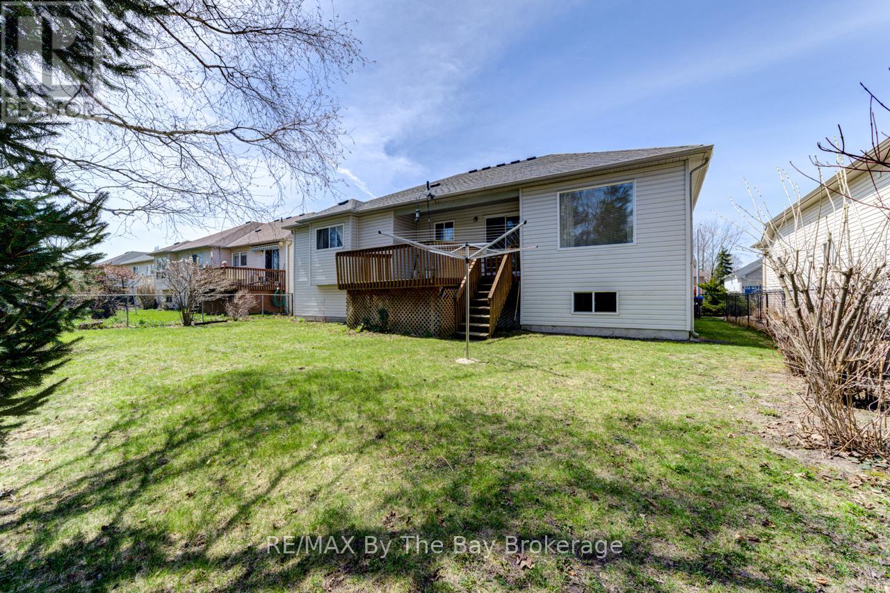 150 Silver Birch Avenue, Wasaga Beach, Ontario  L9Z 1N3 - Photo 45 - S12115318