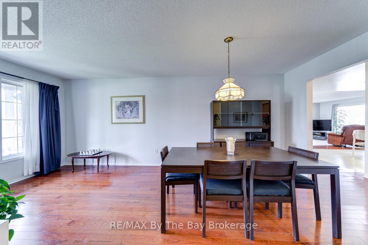 150 Silver Birch Avenue, Wasaga Beach, Ontario  L9Z 1N3 - Photo 7 - S12115318