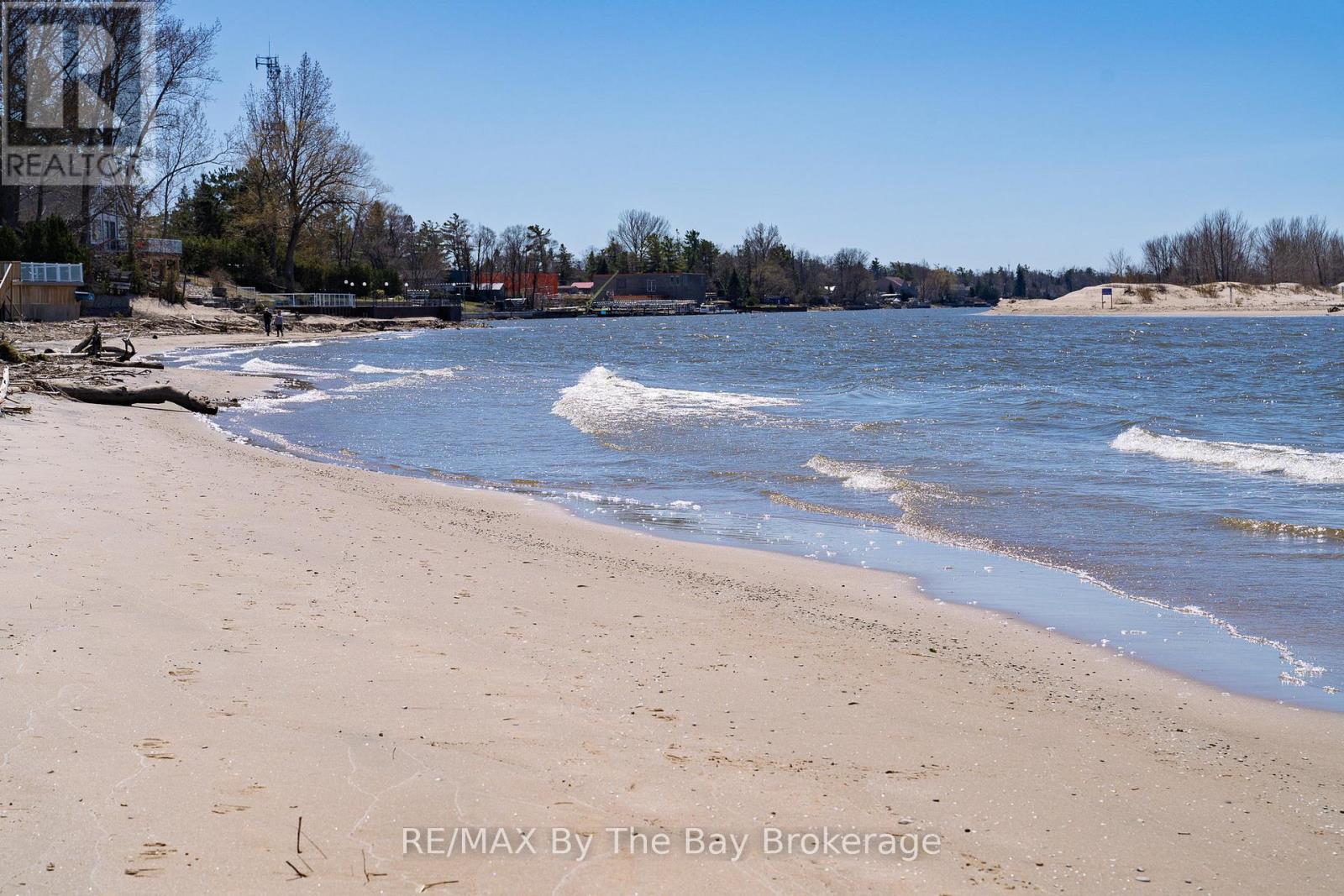 156 SANTOS LANE, Wasaga Beach, Ontario