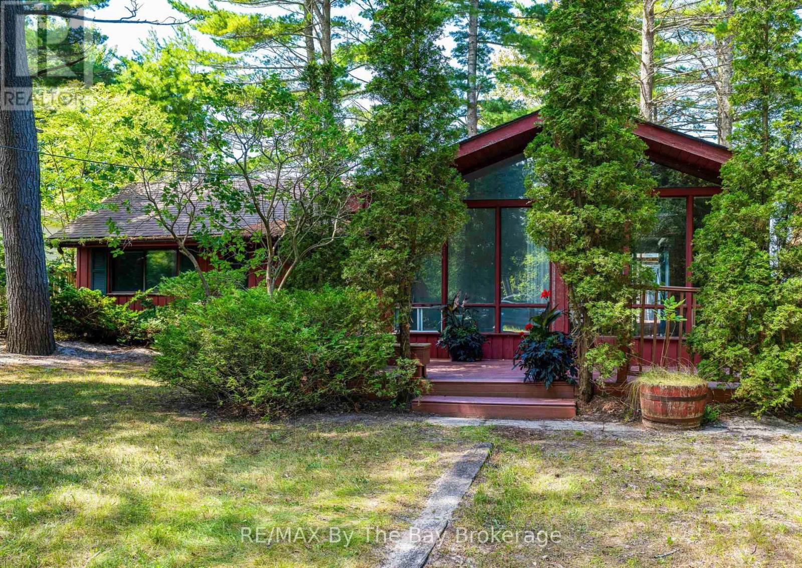 156 Santos Lane, Wasaga Beach, Ontario  L9Z 2M1 - Photo 2 - S12115966