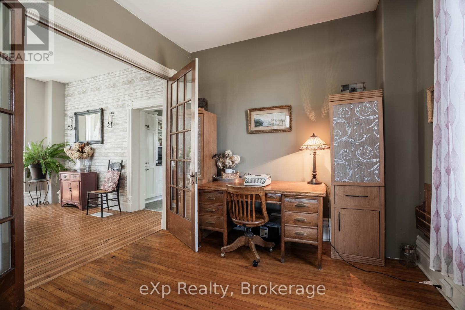 352 Berford Street, South Bruce Peninsula, Ontario  N0H 2T0 - Photo 12 - X12116022