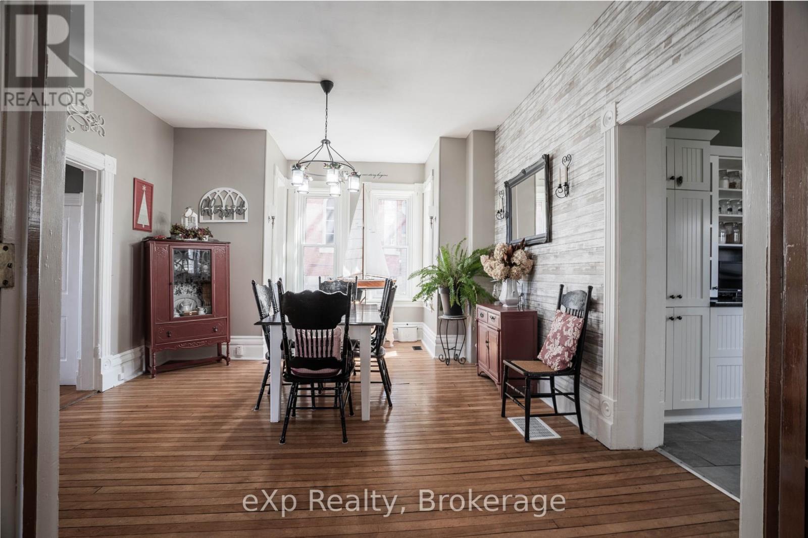 352 Berford Street, South Bruce Peninsula, Ontario  N0H 2T0 - Photo 15 - X12116022