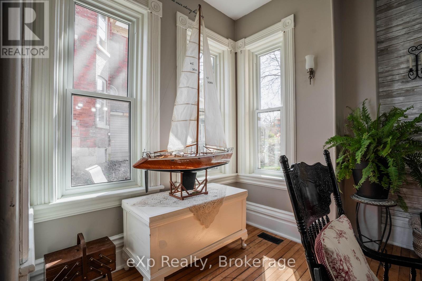 352 Berford Street, South Bruce Peninsula, Ontario  N0H 2T0 - Photo 17 - X12116022
