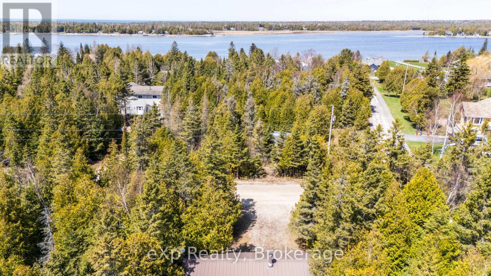 45 Baywatch Drive, Northern Bruce Peninsula, Ontario  N0H 2T0 - Photo 31 - X12116052