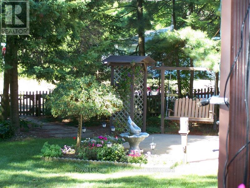 8 Ronald Avenue, Tiny, Ontario  L0L 1P1 - Photo 7 - S12116416