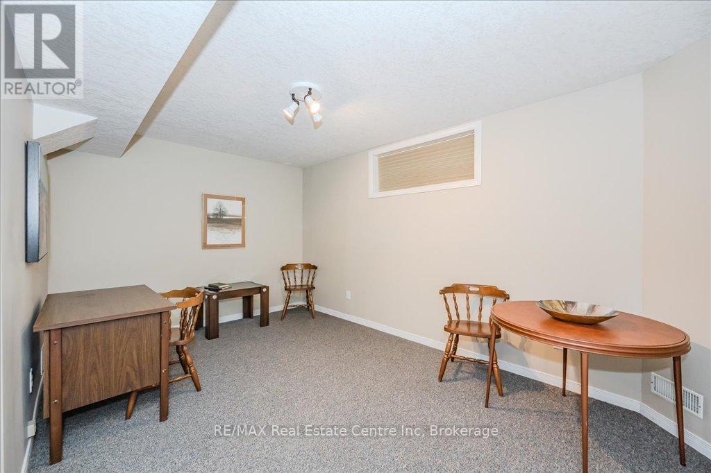 20 - 784 Gordon Street, Guelph, Ontario  N1G 5C8 - Photo 32 - X12116392