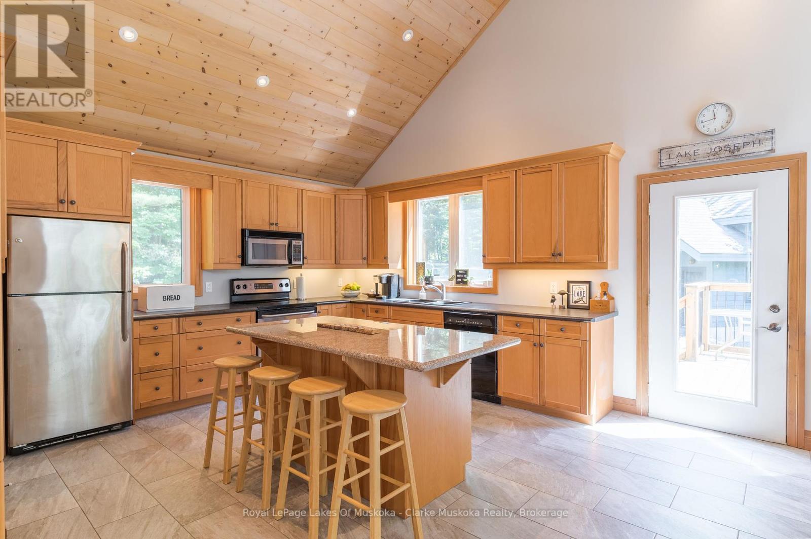 1298 Hemlock Point Road, Muskoka Lakes, Ontario  P0B 1J0 - Photo 16 - X12116445