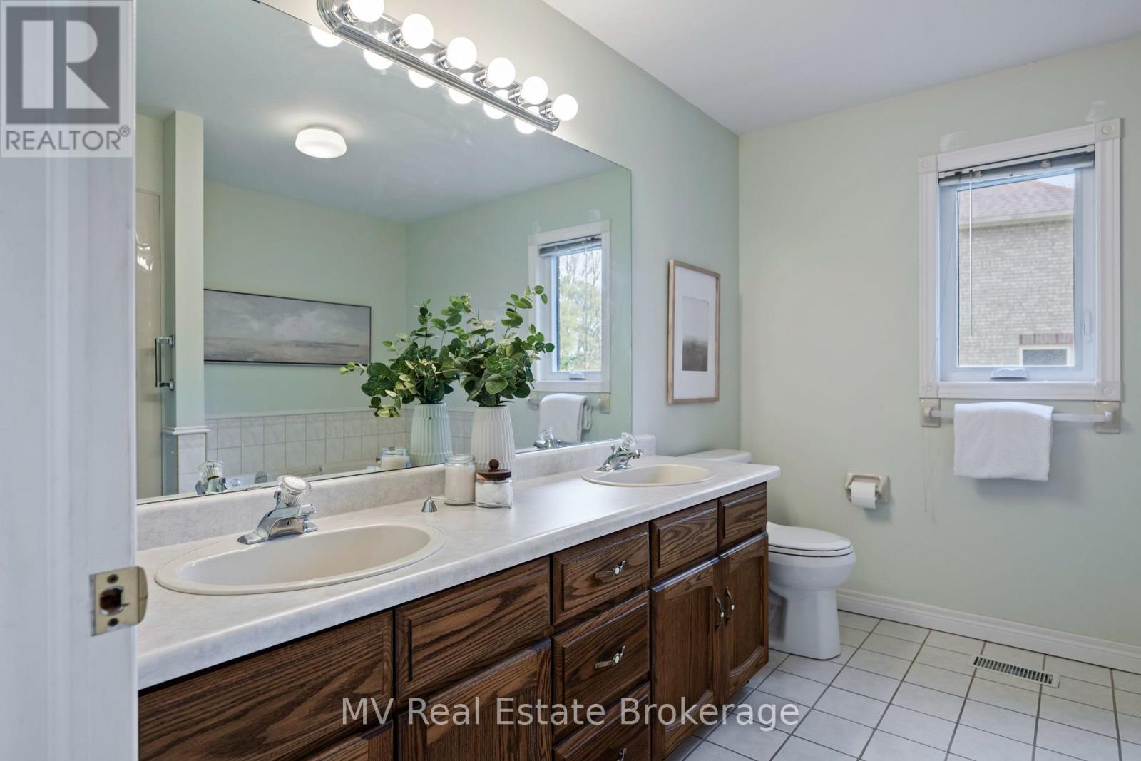 5 Amalia Crescent, Centre Wellington, Ontario  N0B 1J0 - Photo 34 - X12116467