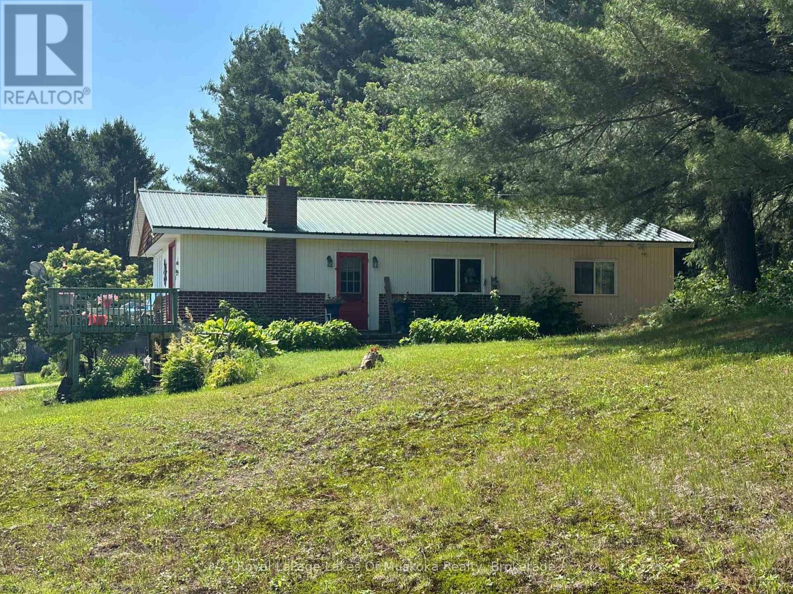 404 Stisted Road, Ryerson, Ontario  P0A 1C0 - Photo 2 - X12117497