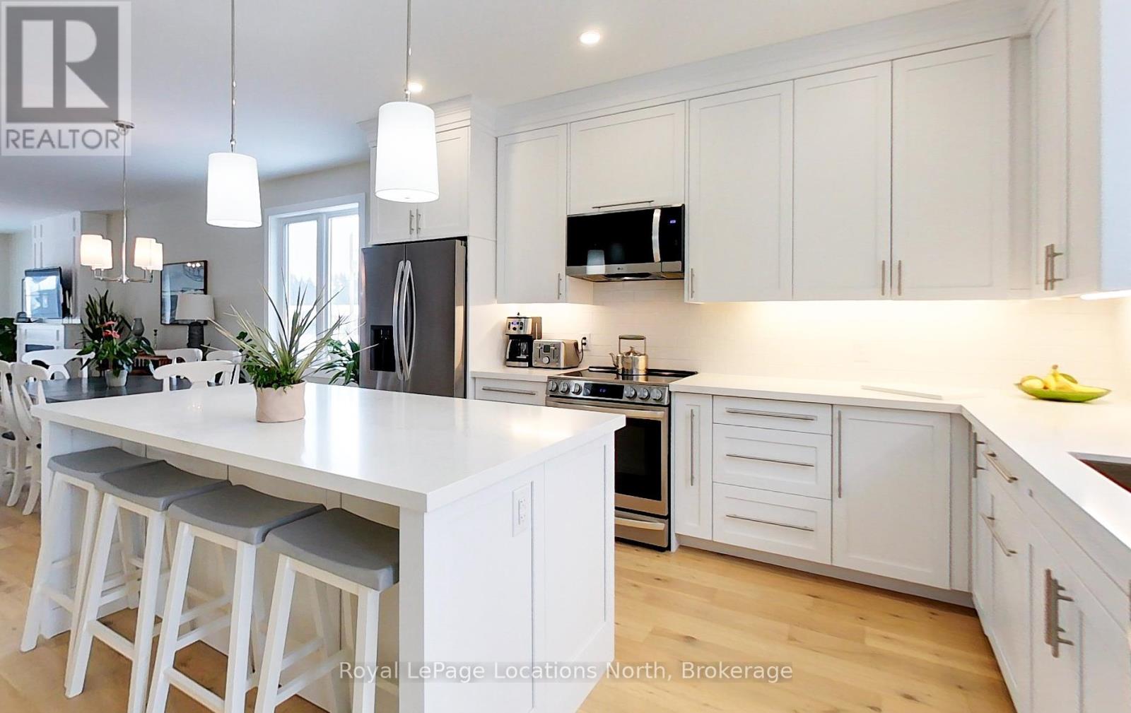 19 Gordon Crescent, Meaford, Ontario  N4L 1C7 - Photo 14 - X12118192