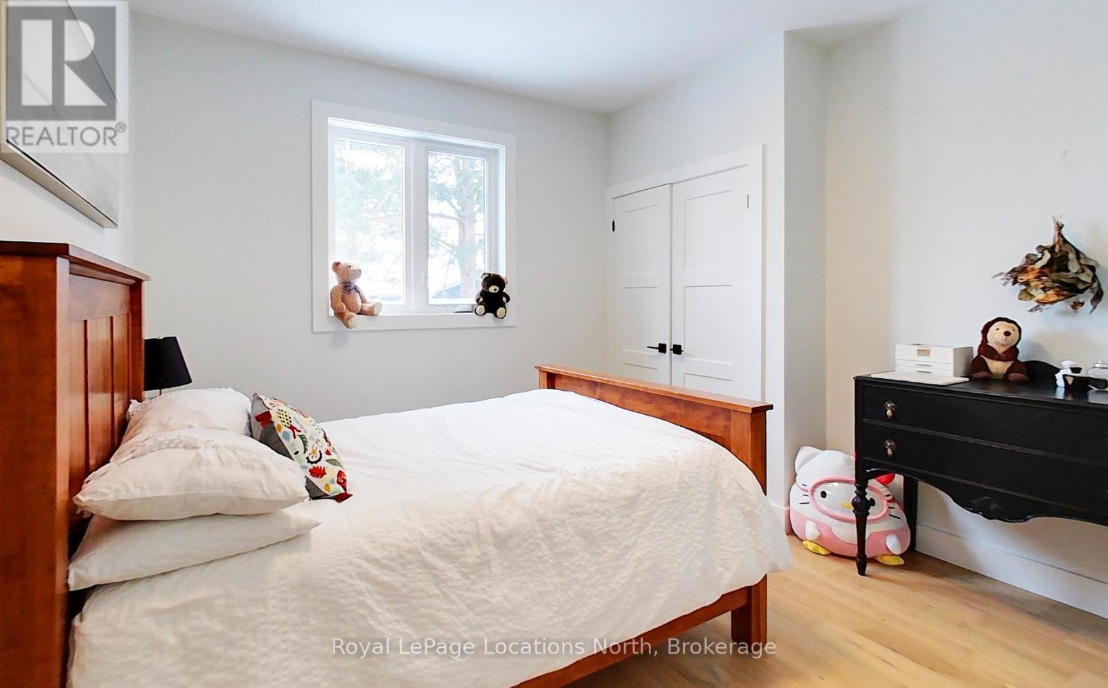 19 Gordon Crescent, Meaford, Ontario  N4L 1C7 - Photo 17 - X12118192