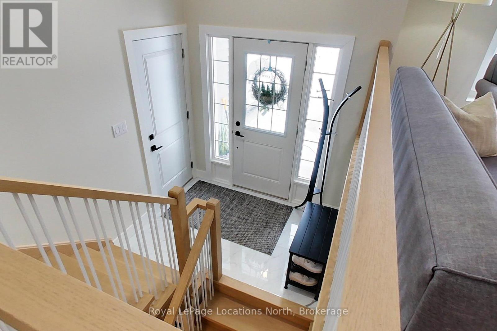 19 Gordon Crescent, Meaford, Ontario  N4L 1C7 - Photo 2 - X12118192