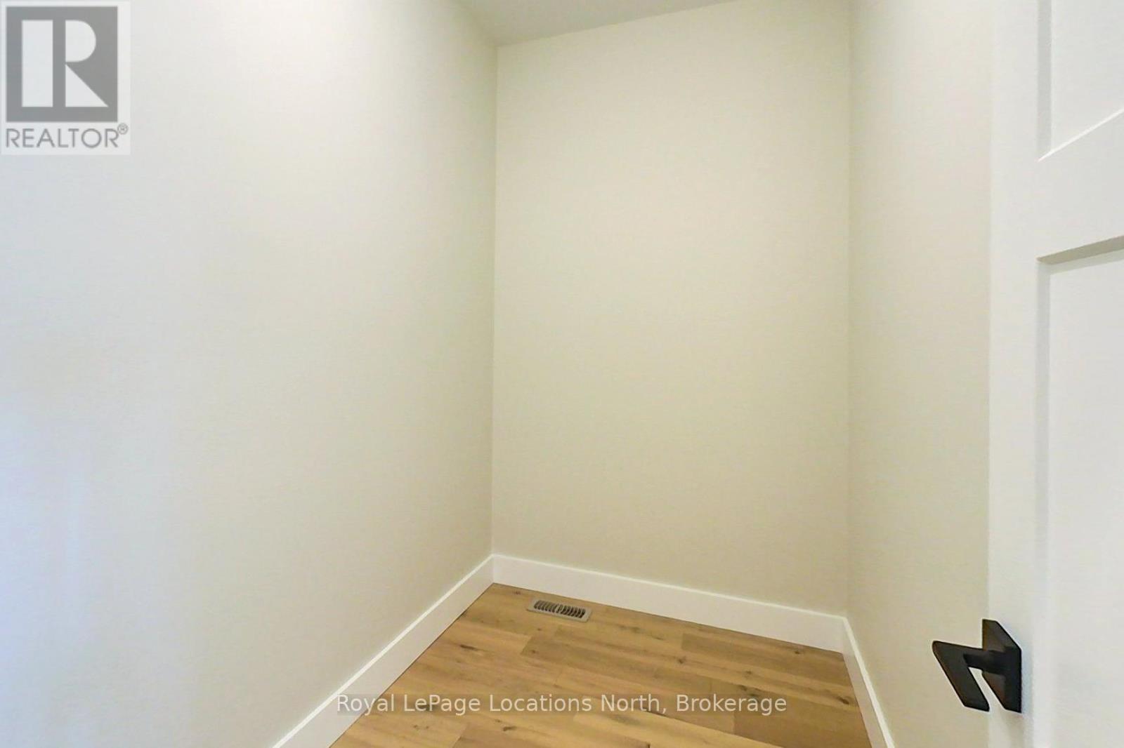 19 Gordon Crescent, Meaford, Ontario  N4L 1C7 - Photo 25 - X12118192