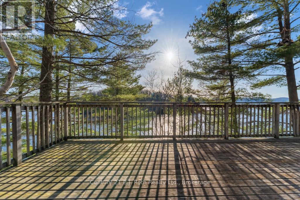 1033 Bayview Point Road, Lake Of Bays, Ontario  P0A 1H0 - Photo 44 - X12118859