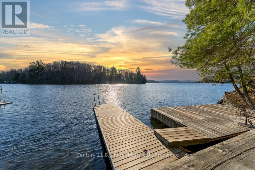 1033 Bayview Point Road, Lake Of Bays, Ontario  P0A 1H0 - Photo 45 - X12118859