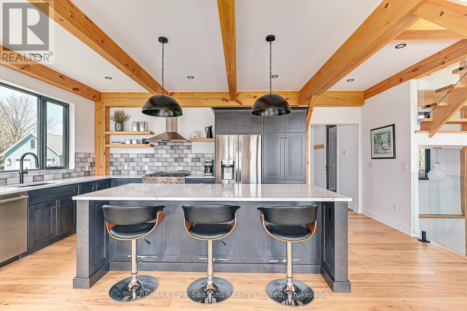 113 Slabtown Road W, Blue Mountains, Ontario  N0H 1J0 - Photo 10 - X12119141