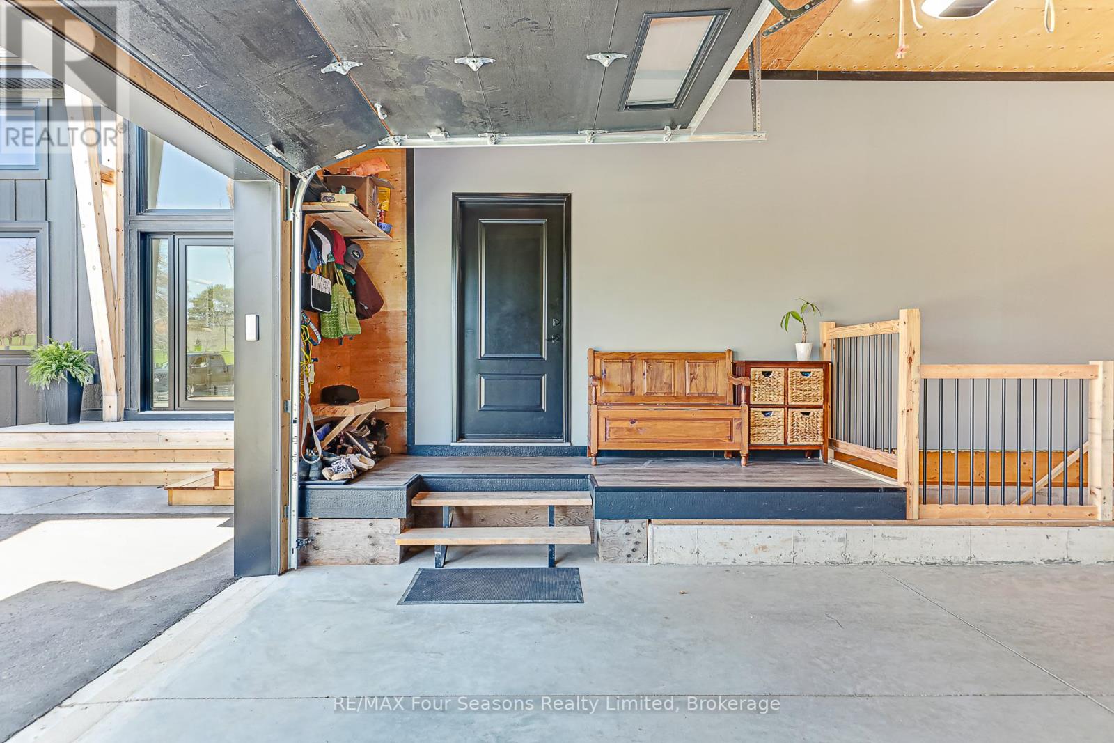 113 Slabtown Road W, Blue Mountains, Ontario  N0H 1J0 - Photo 40 - X12119141