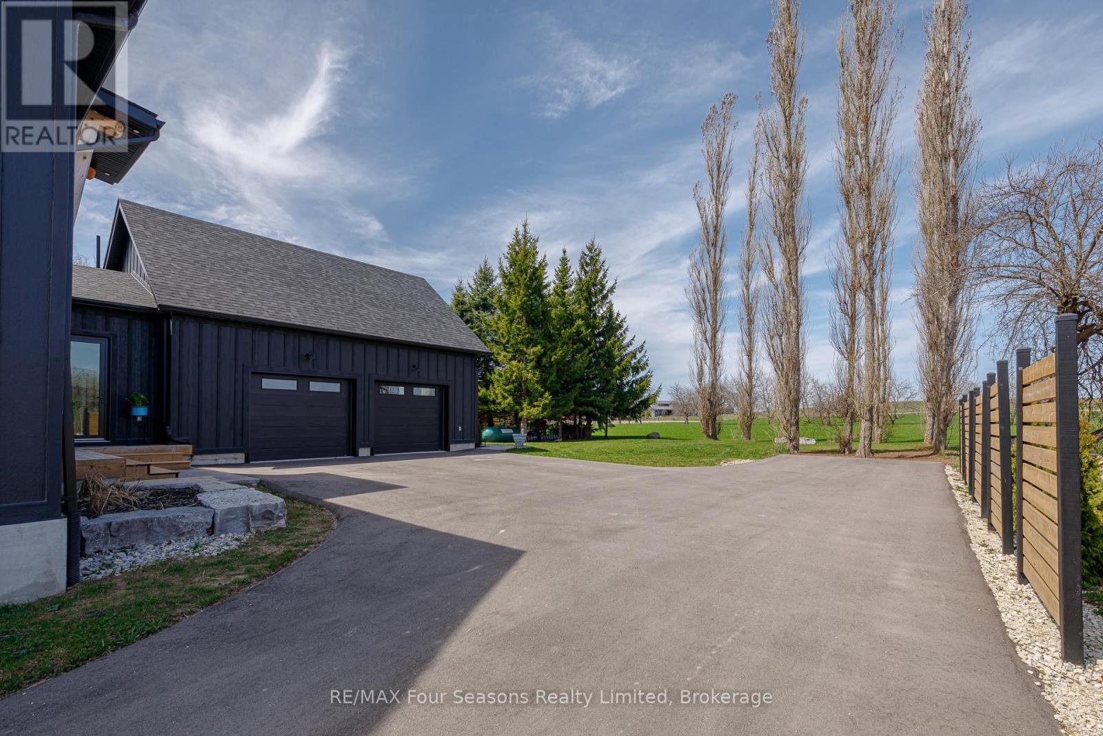113 Slabtown Road W, Blue Mountains, Ontario  N0H 1J0 - Photo 42 - X12119141