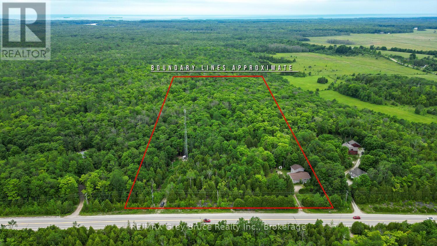1477 Highway 6 Highway, South Bruce Peninsula, Ontario  N0H 2T0 - Photo 1 - X12119442