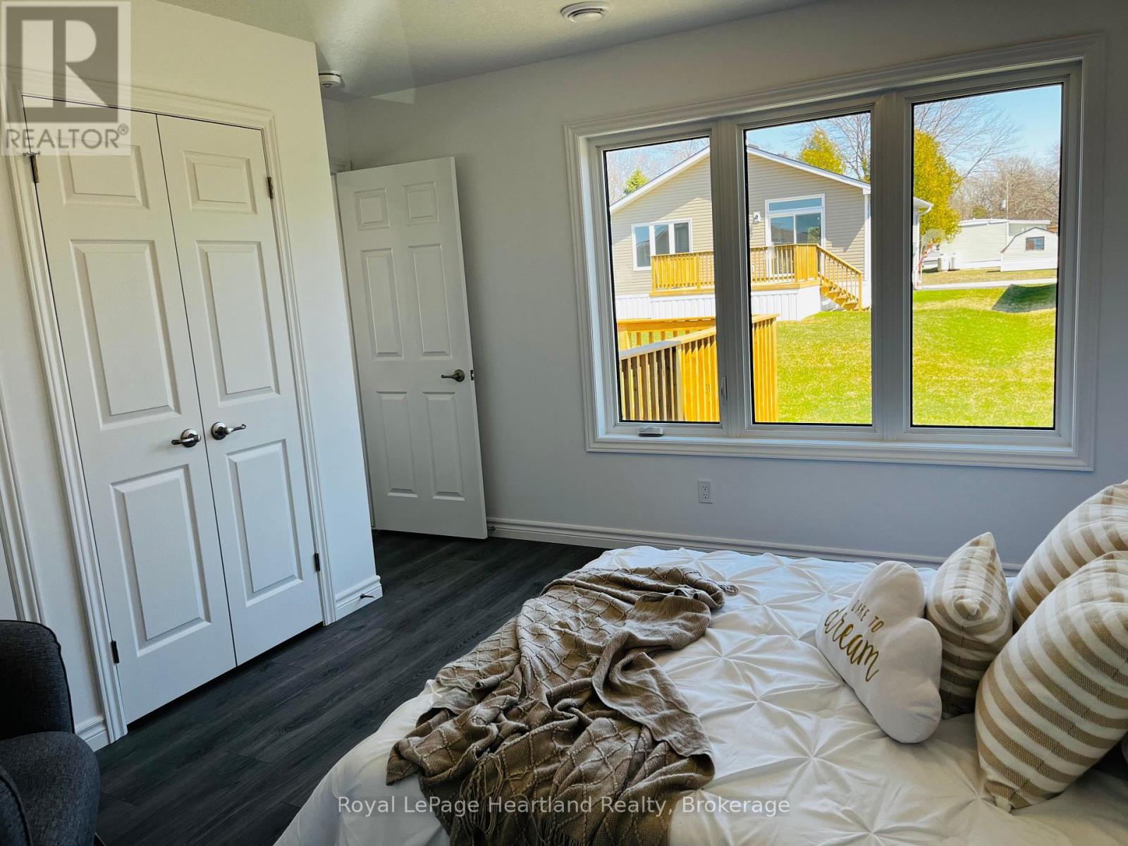 20 Bluffs View Boulevard, Ashfield-Colborne-Wawanosh, Ontario  N7A 0C6 - Photo 9 - X12119559