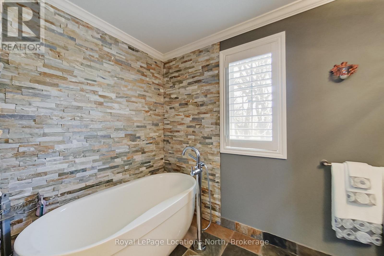 110 Liisa's Lane, Blue Mountains, Ontario  L9Y 0M3 - Photo 23 - X12119670