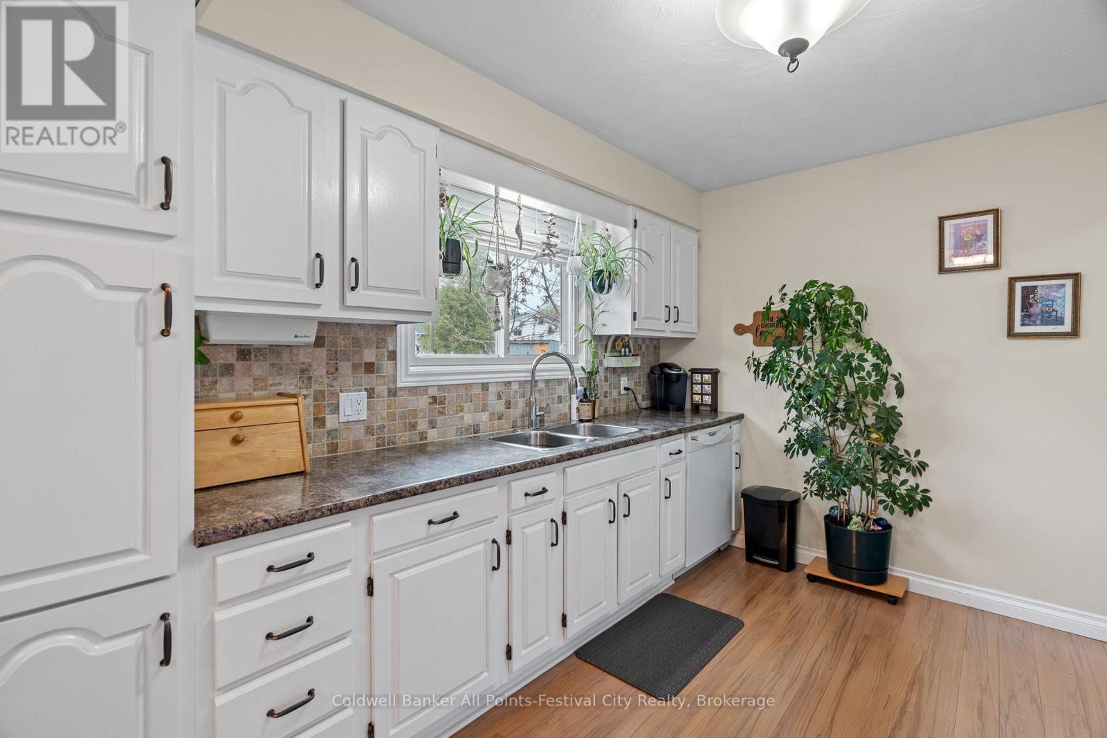 339 Suncoast Drive W, Goderich, Ontario  N7A 4E2 - Photo 11 - X12119760