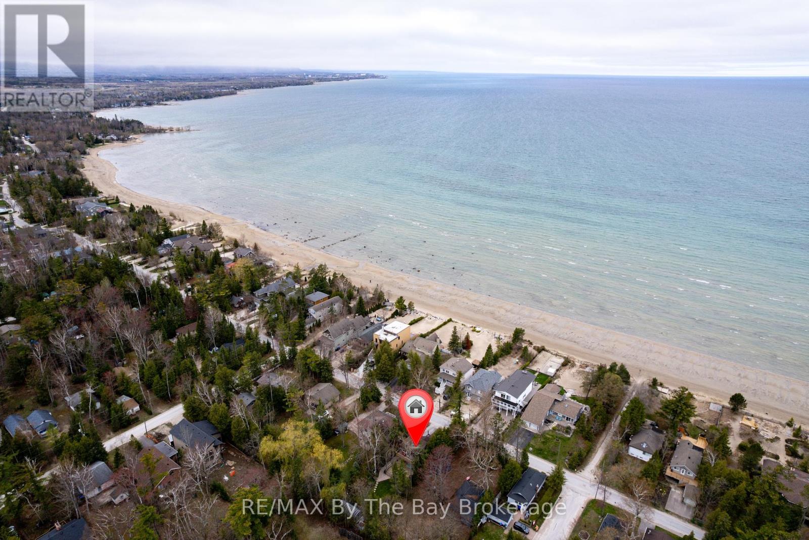 1719 Shore Lane, Wasaga Beach, Ontario  L9Z 1V7 - Photo 2 - S12119990