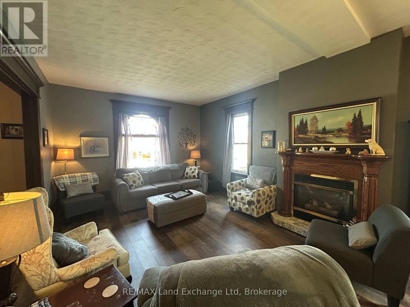 327 Frances Street, North Huron, Ontario  N0G 2W0 - Photo 7 - X12120060