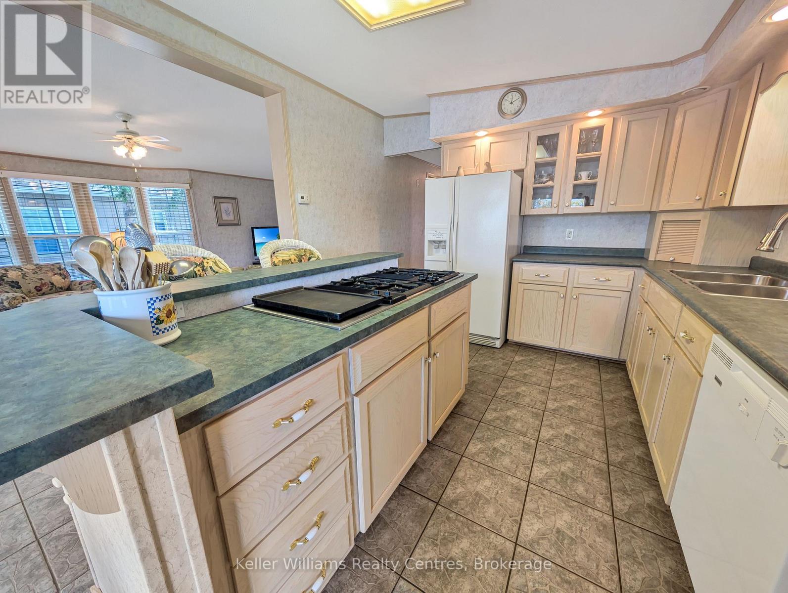 Pr6 - 13 Southline Avenue, Huron-Kinloss, Ontario  N2Z 2X5 - Photo 11 - X12120103