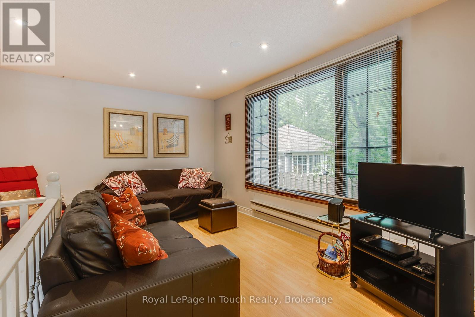349 Balm Beach Road W, Tiny, Ontario  L0L 2J0 - Photo 12 - S12120484