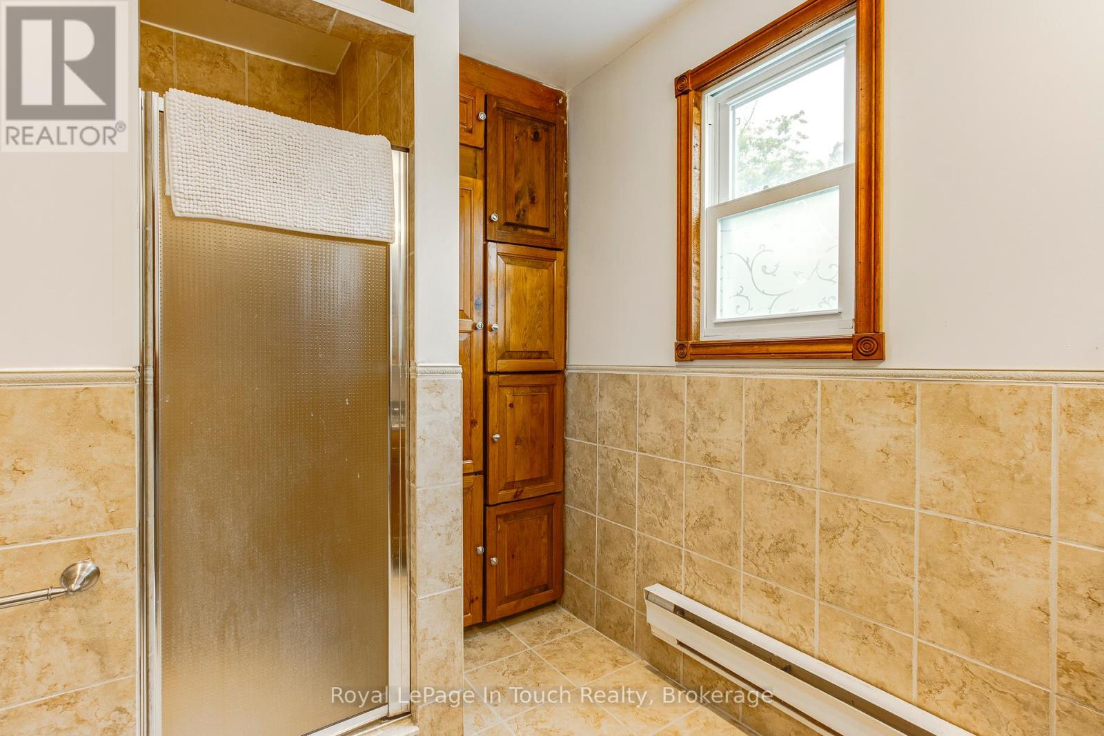 349 Balm Beach Road W, Tiny, Ontario  L0L 2J0 - Photo 17 - S12120484