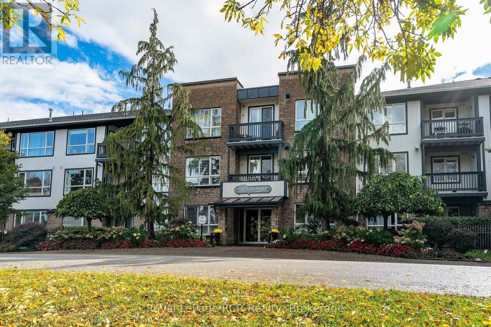 2006 - 750 Johnston Park Avenue, Collingwood, Ontario  L9Y 5C7 - Photo 4 - S12120552