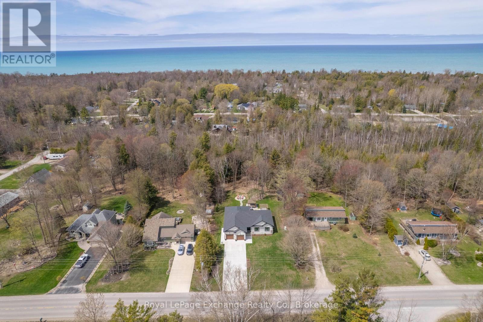 339 Lake Range Drive, Huron-Kinloss, Ontario  N0G 2R0 - Photo 2 - X12120870