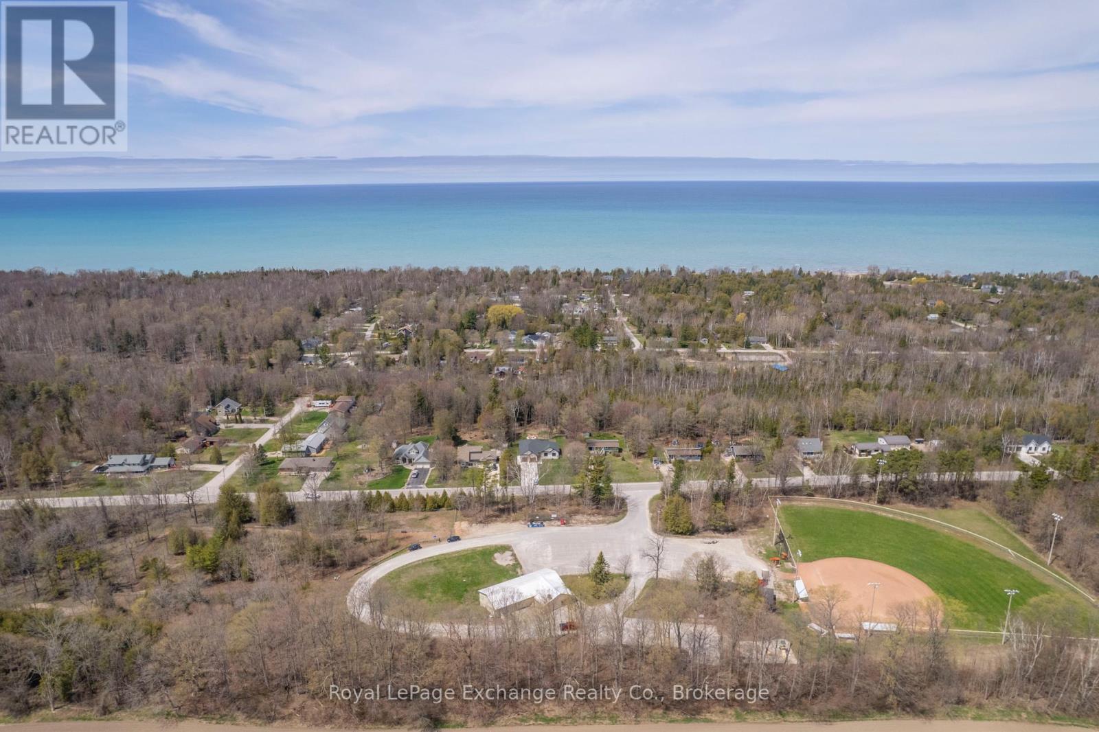 339 Lake Range Drive, Huron-Kinloss, Ontario  N0G 2R0 - Photo 4 - X12120870