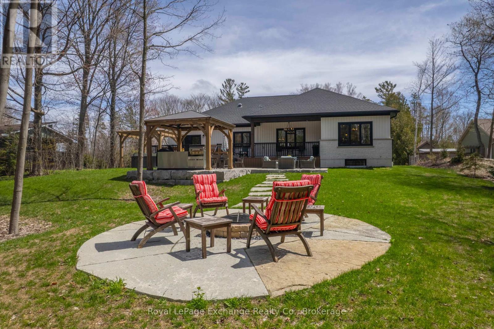 339 Lake Range Drive, Huron-Kinloss, Ontario  N0G 2R0 - Photo 5 - X12120870