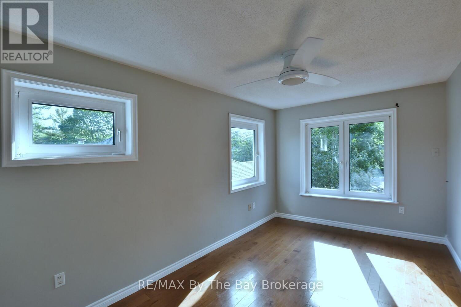 104 Knox Road E, Wasaga Beach, Ontario  L9Z 2T5 - Photo 16 - S12121253