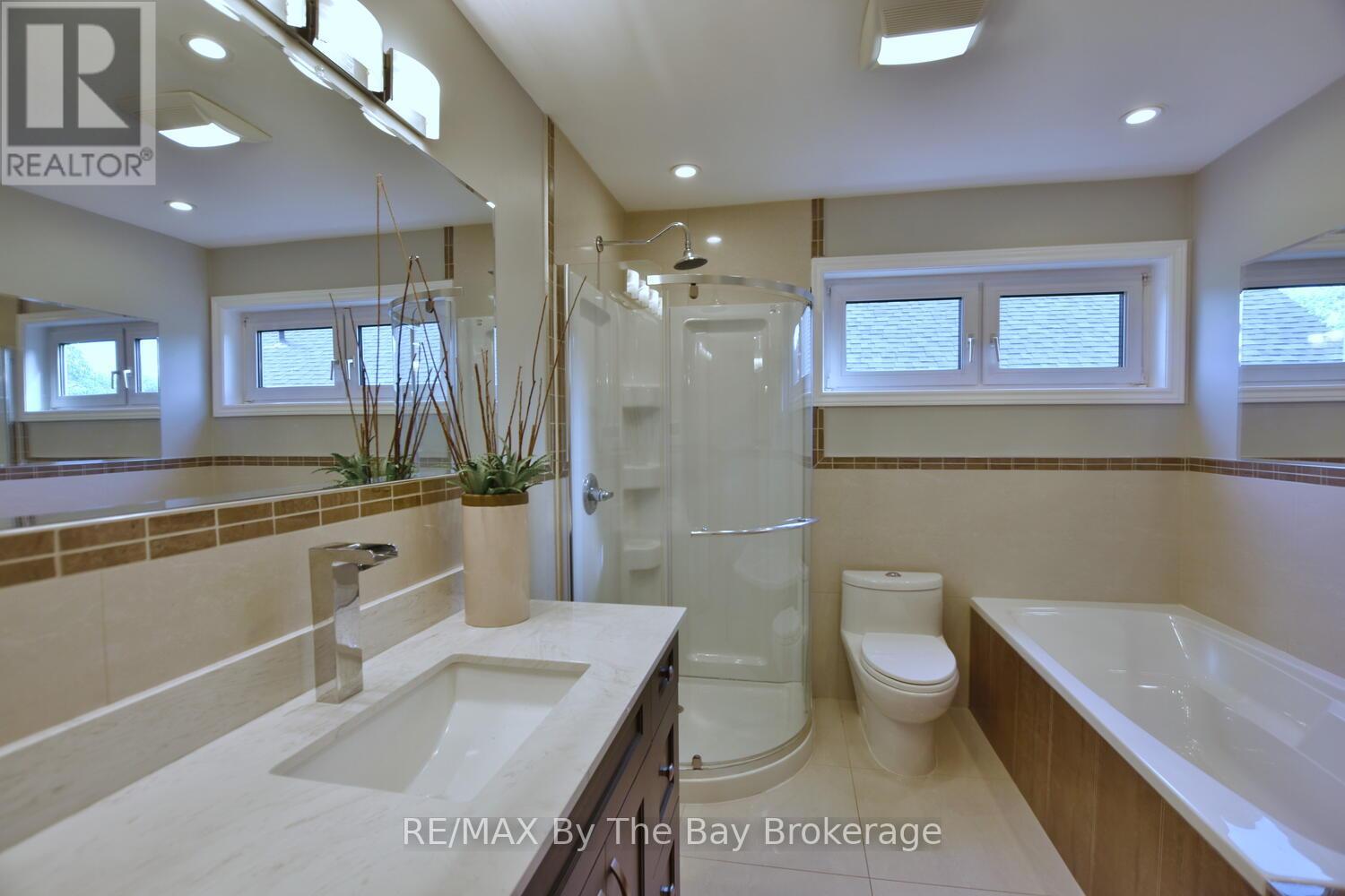 104 Knox Road E, Wasaga Beach, Ontario  L9Z 2T5 - Photo 9 - S12121253