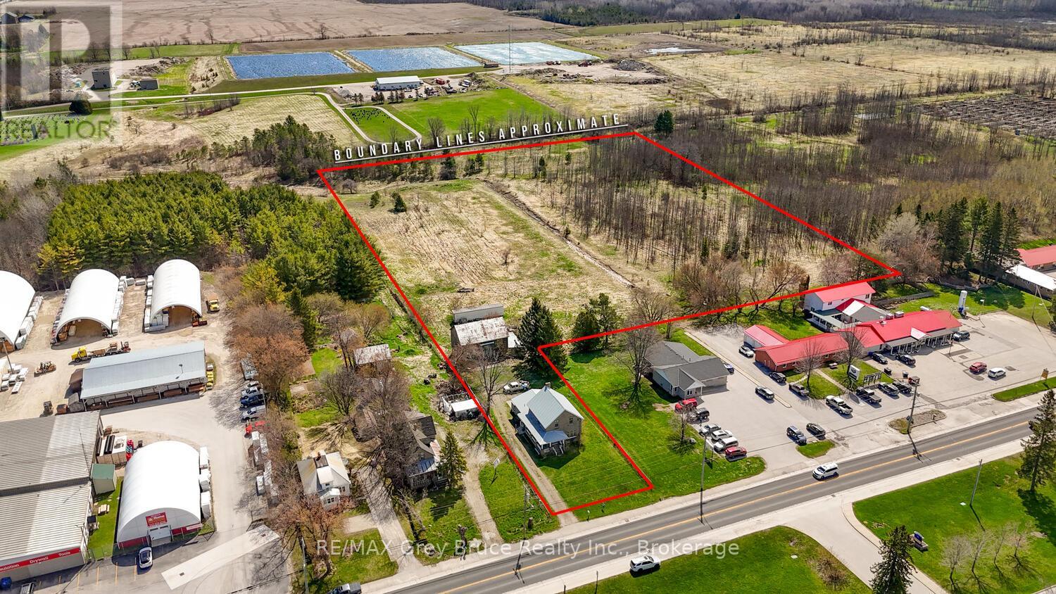 10179 6 Highway, Georgian Bluffs, Ontario  N0H 2T0 - Photo 1 - X12121153