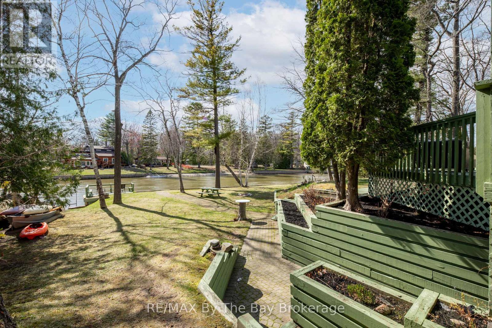 174 32nd Street S, Wasaga Beach, Ontario  L9Z 2S4 - Photo 37 - S12121389