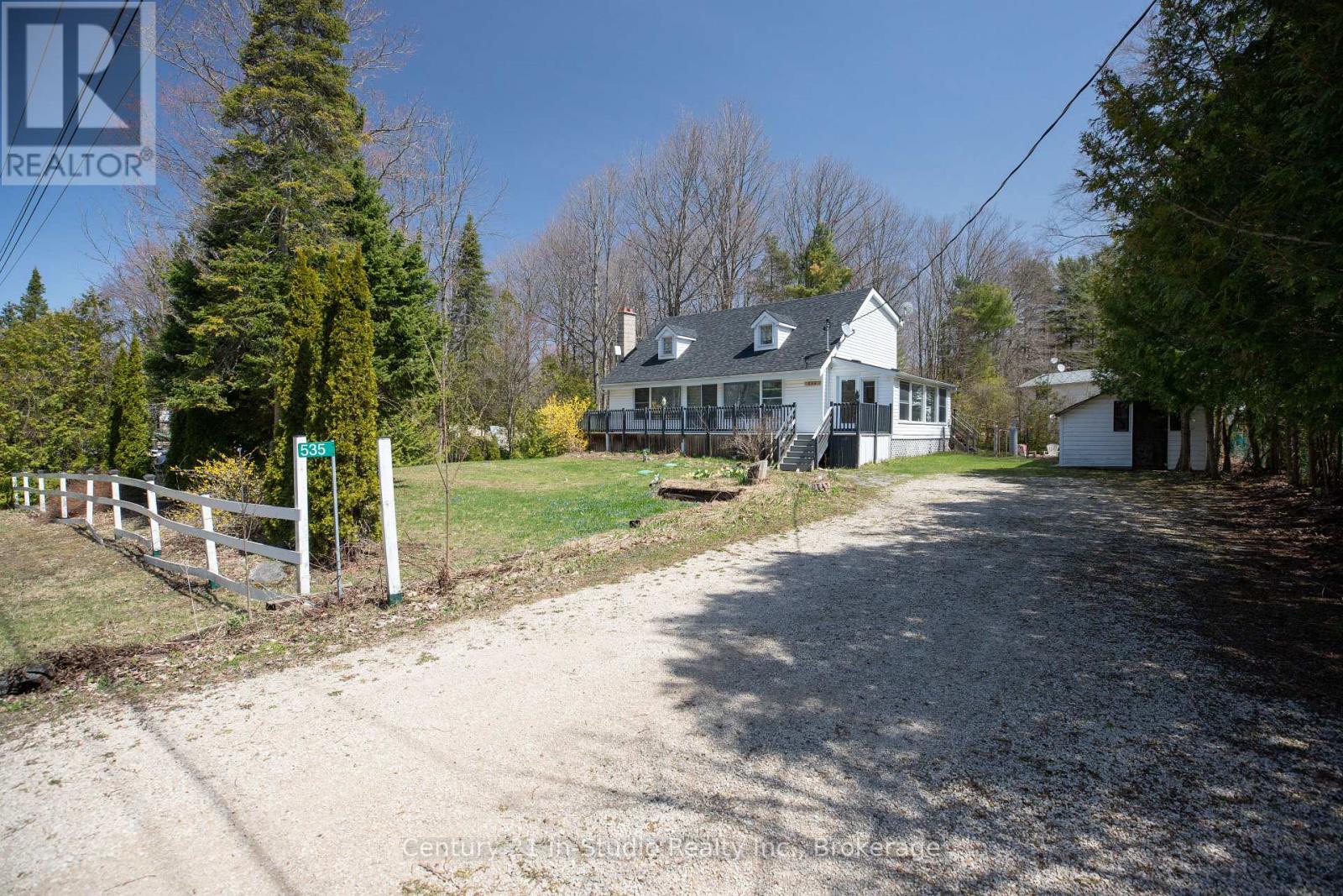 535 D Line N, South Bruce Peninsula, Ontario  N0H 2G0 - Photo 2 - X12121369