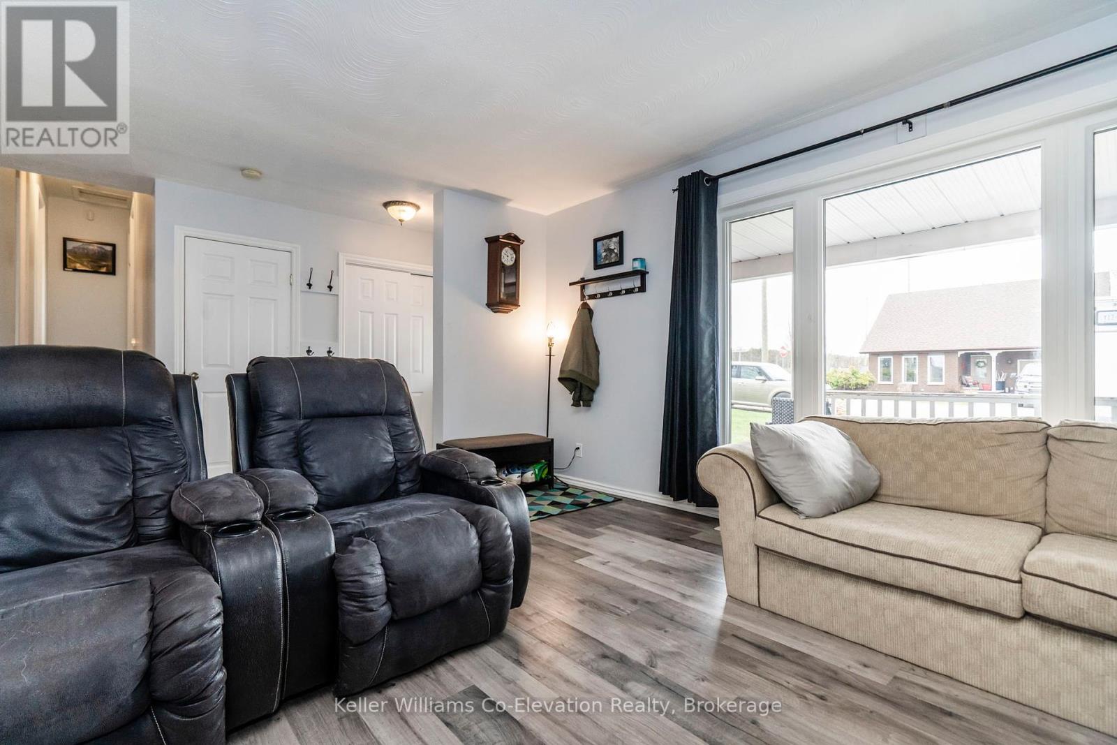 1 Bonaventure Place, Penetanguishene, Ontario  L9M 1J3 - Photo 14 - S12121471
