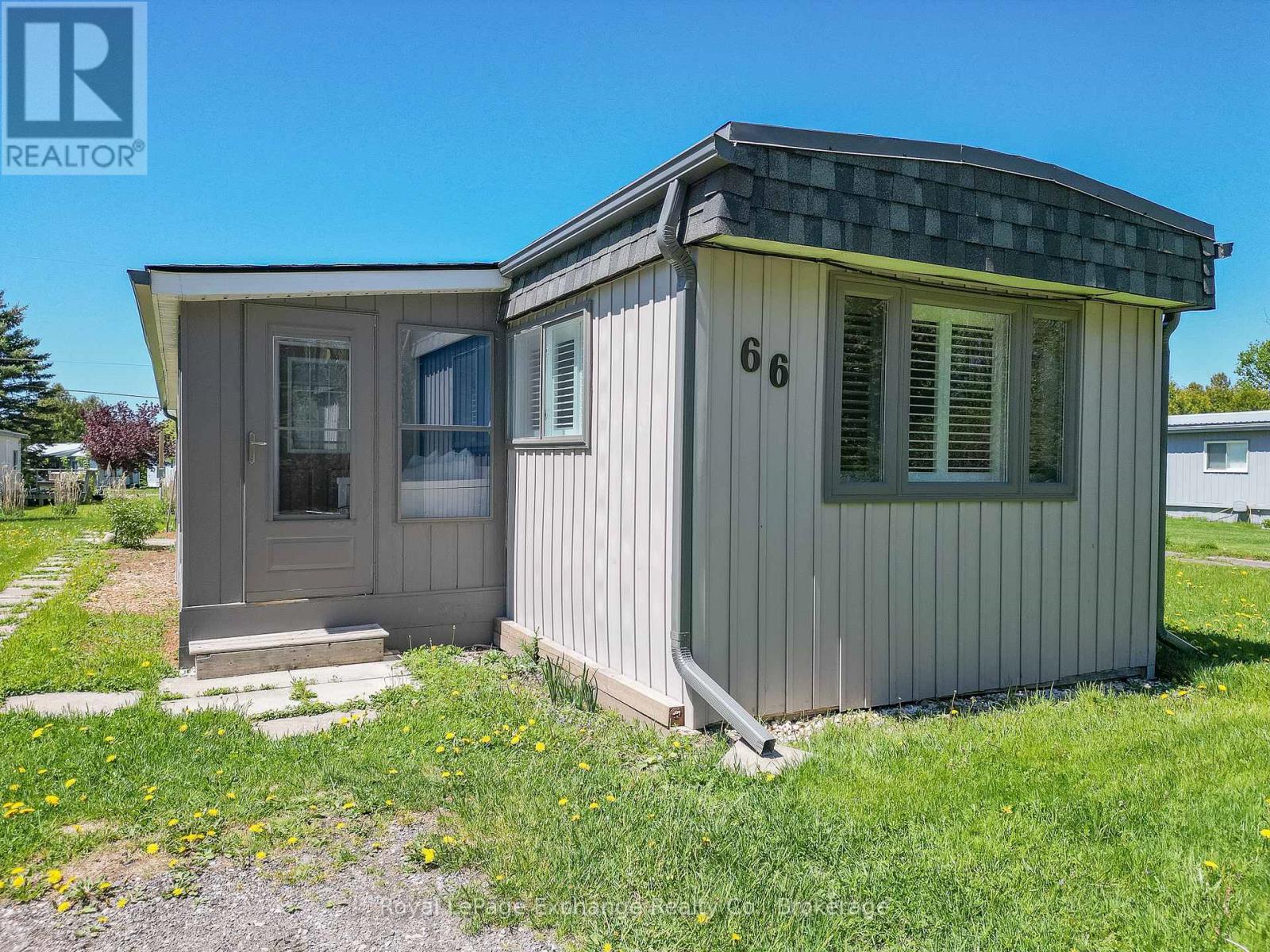 66 Applewood Boulevard, Kincardine, Ontario  N0G 2T0 - Photo 1 - X12121773