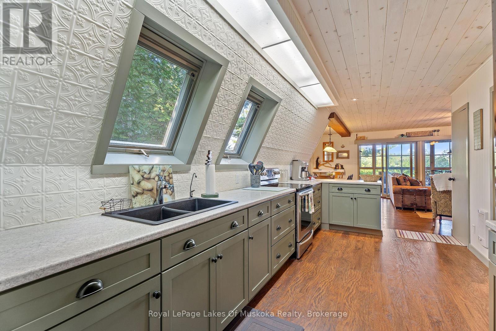 1025 Mccabe Road, Lake Of Bays, Ontario  P0B 1A0 - Photo 16 - X12122053